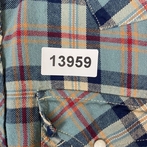 Men's Plaid Button-Up Shirt - Picture 12 of 12